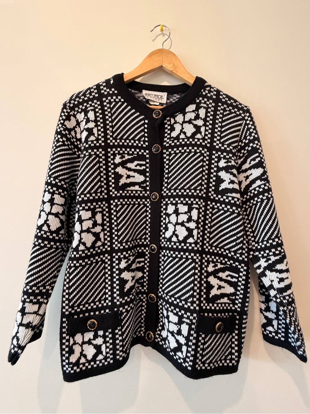 Vintage Ashley Taylor Black & White Knit Patterned Cardigan